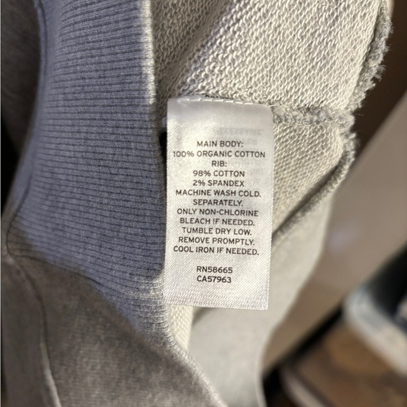 NWT BP Crewneck - Picture 6 of 6